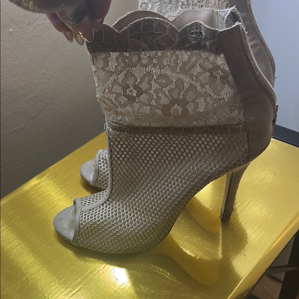 Elegant Lace Peep-Toe Heels